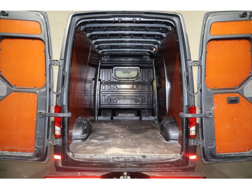 Volkswagen Crafter 2.0 TDI 177pk L3 H3 Automaat Led Safebumper ActivLease financial lease