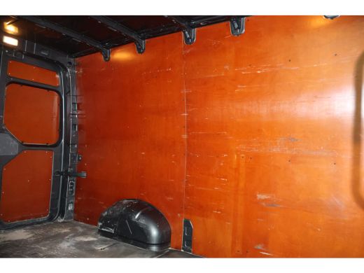 Volkswagen Crafter 2.0 TDI 177pk L3 H3 Automaat Led Safebumper ActivLease financial lease