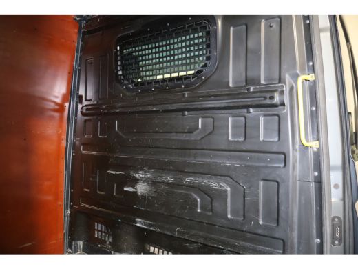 Volkswagen Crafter 2.0 TDI 177pk L3 H3 Automaat Led Safebumper ActivLease financial lease