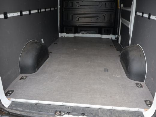 Volkswagen Crafter 35 2.0 TDI 177 PK AUT. L3H3 + 3000 KG TREKHAAK | ADAPTIVE CRUISE | LED | CAMERA | CARPLAY | STOEL... ActivLease financial lease