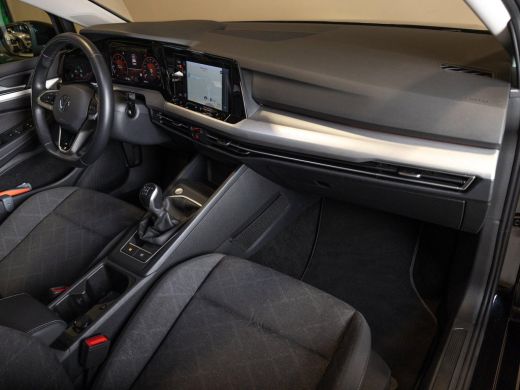 Volkswagen Golf 1.0 TSI Life / 110pk / Cruise / Airco / Klimaatregeling / Navigatie / Apple Carplay ActivLease financial lease