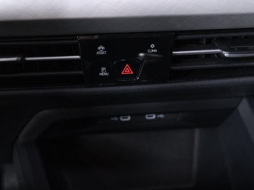 Volkswagen Golf 1.0 TSI Life / 110pk / Cruise / Airco / Klimaatregeling / Navigatie / Apple Carplay ActivLease financial lease
