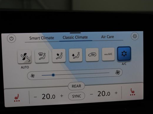 Volkswagen Golf 1.5 TSI Active Life | Trekhaak | Stoelverwarming | Carplay | Sfeerverlichting | Navigatie | Adapt... ActivLease financial lease