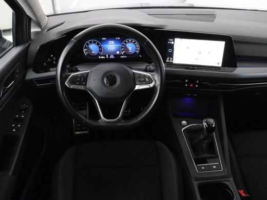 Volkswagen Golf 1.5 TSI Active Life | Trekhaak | Stoelverwarming | Carplay | Sfeerverlichting | Navigatie | Adapt... ActivLease financial lease