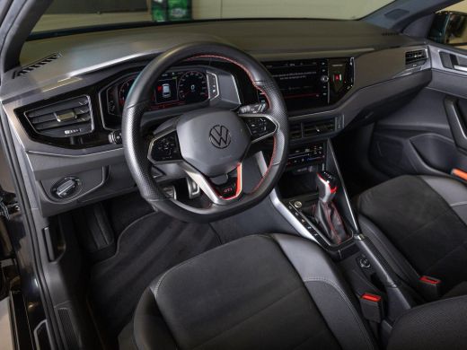 Volkswagen Polo 2.0 TSI GTI NL en BTW auto / Panorama dak / Keyless / Stoelverwarming / Achteruitrij camera / ActivLease financial lease