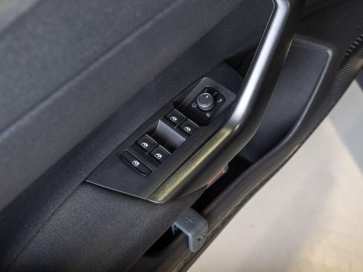 Volkswagen Polo 2.0 TSI GTI NL en BTW auto / Panorama dak / Keyless / Stoelverwarming / Achteruitrij camera / ActivLease financial lease