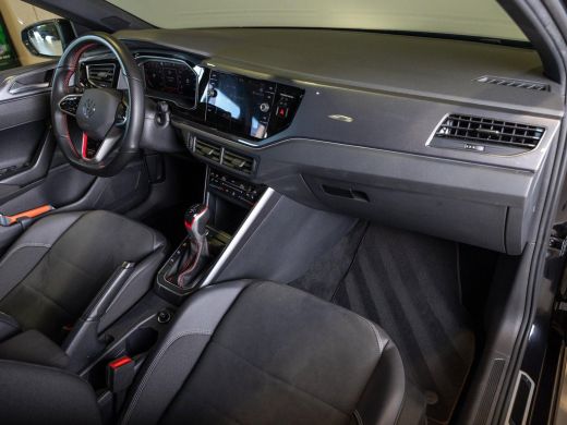 Volkswagen Polo 2.0 TSI GTI NL en BTW auto / Panorama dak / Keyless / Stoelverwarming / Achteruitrij camera / ActivLease financial lease