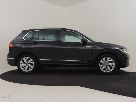 Volkswagen Tiguan 1.5 TSI Elegance 150Pk DSG/AUTO | Trekhaak | Achteruitrijcamera | Paarkeer assistent | Apple carp... ActivLease financial lease