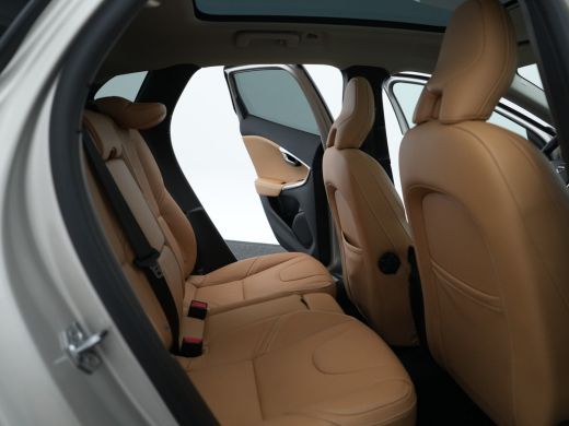 Volvo  V40 Cross Country T3 Polar+ Luxury | ZGAN - 17.999 km!! | Leder | Harman/Kardon | Panoramadak | Camer... ActivLease financial lease