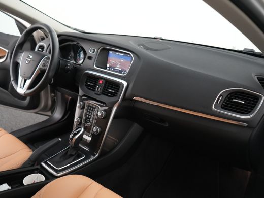 Volvo  V40 Cross Country T3 Polar+ Luxury | ZGAN - 17.999 km!! | Leder | Harman/Kardon | Panoramadak | Camer... ActivLease financial lease