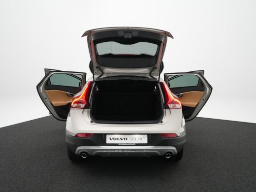 Volvo  V40 Cross Country T3 Polar+ Luxury | ZGAN - 17.999 km!! | Leder | Harman/Kardon | Panoramadak | Camer... ActivLease financial lease