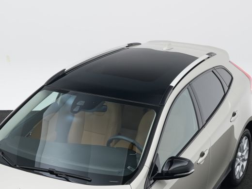 Volvo  V40 Cross Country T3 Polar+ Luxury | ZGAN - 17.999 km!! | Leder | Harman/Kardon | Panoramadak | Camer... ActivLease financial lease