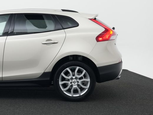 Volvo  V40 Cross Country T3 Polar+ Luxury | ZGAN - 17.999 km!! | Leder | Harman/Kardon | Panoramadak | Camer... ActivLease financial lease