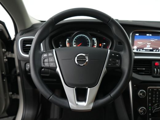 Volvo  V40 Cross Country T3 Polar+ Luxury | ZGAN - 17.999 km!! | Leder | Harman/Kardon | Panoramadak | Camer... ActivLease financial lease
