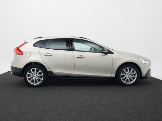 Volvo  V40 Cross Country T3 Polar+ Luxury | ZGAN - 17.999 km!! | Leder | Harman/Kardon | Panoramadak | Camer... ActivLease financial lease