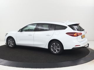 Ford Focus 1.0 EcoBoost Hybrid Titanium Style | Trekhaak | Carplay | Navigatie | Keyless | Full LED | Parkee...