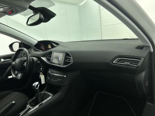 Peugeot 308 SW 1.2 111PK PureTech Active * Distributie vv bij 85Dkm.* / Trekhaak / Navigatie / Airco-ecc./ Pd...