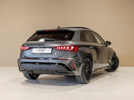 Audi A3 Sportback 35 TFSI 2x S-Line edition / 150pk / Panorama dak / Sonos / Achteruitrij camera / ActivLease financial lease