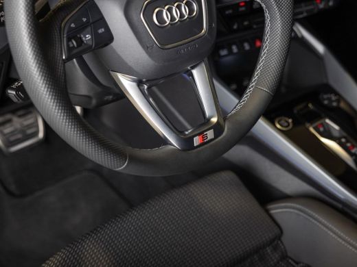 Audi A3 Sportback 35 TFSI 2x S-Line edition / 150pk / Panorama dak / Sonos / Achteruitrij camera / ActivLease financial lease