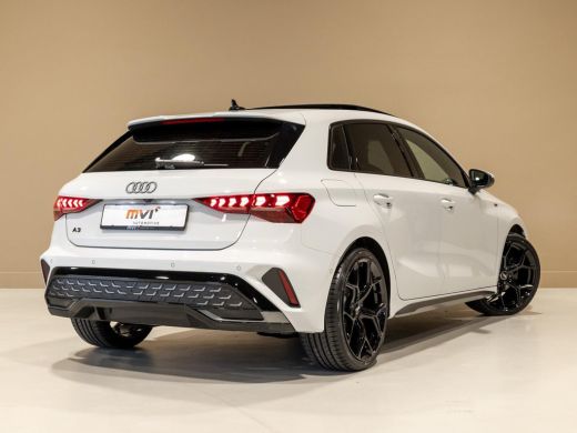 Audi A3 Sportback 35 TFSI S-Line edition / 150pk / Panorama dak / Sonos / Achteruitrij camera / ActivLease financial lease