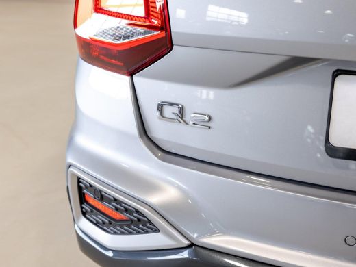 Audi Q2 35 TFSI Advanced edition / 150pk / Stoelverwarming / Adaptieve cruise control / Elektrische achte... ActivLease financial lease