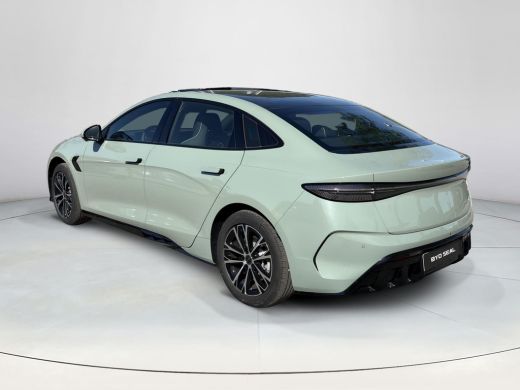 BYD SEAL Business RWD 61.4 kWh | Shadow Green | WLTP 460 KM Actieradius | Direct Leverbaar | ActivLease financial lease