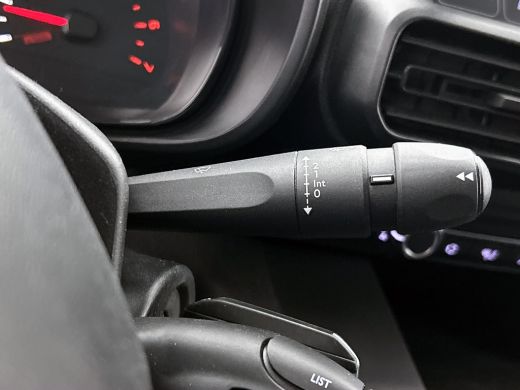 Citroën Berlingo 1.2 Benzine 111PK Euro6 / Distributie is vervangen  /Trekhaak / RVS imperiaal  / Schuifdeur / Air... ActivLease financial lease