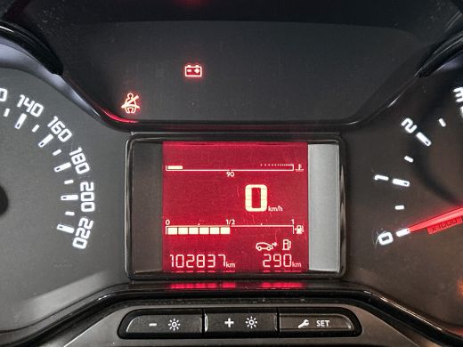 Citroën Berlingo 1.2 Benzine 111PK Euro6 / Distributie is vervangen  /Trekhaak / RVS imperiaal  / Schuifdeur / Air... ActivLease financial lease