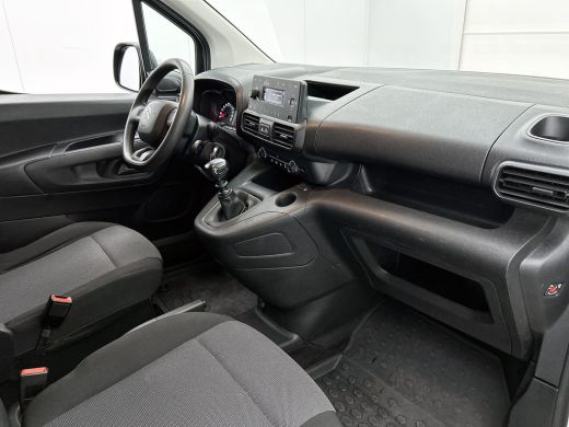 Citroën Berlingo 1.2 Benzine 111PK Euro6 / Distributie is vervangen  /Trekhaak / RVS imperiaal  / Schuifdeur / Air... ActivLease financial lease