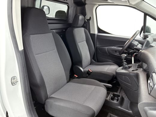 Citroën Berlingo 1.2 Benzine 111PK Euro6 / Distributie is vervangen  /Trekhaak / RVS imperiaal  / Schuifdeur / Air... ActivLease financial lease