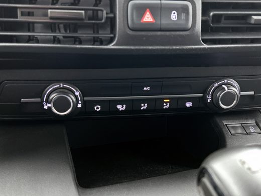 Citroën Berlingo 1.2 Benzine 111PK Euro6 / Distributie is vervangen  /Trekhaak / RVS imperiaal  / Schuifdeur / Air... ActivLease financial lease
