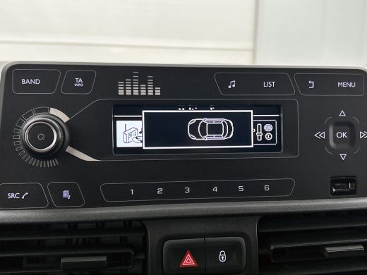 Citroën Berlingo 1.2 Benzine 111PK Euro6 / Distributie is vervangen  /Trekhaak / RVS imperiaal  / Schuifdeur / Air... ActivLease financial lease