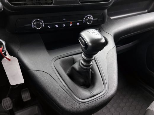 Citroën Berlingo 1.2 Benzine 111PK Euro6 / Distributie is vervangen  /Trekhaak / RVS imperiaal  / Schuifdeur / Air... ActivLease financial lease