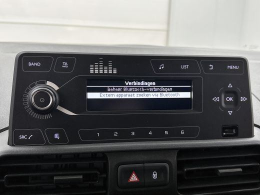 Citroën Berlingo 1.2 Benzine 111PK Euro6 / Distributie is vervangen  /Trekhaak / RVS imperiaal  / Schuifdeur / Air... ActivLease financial lease