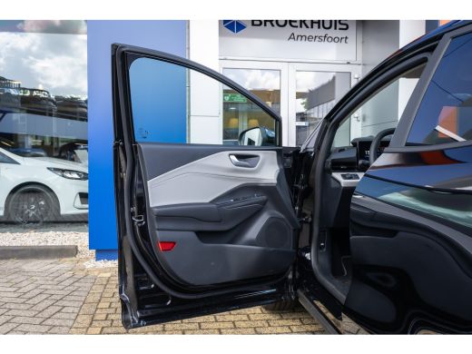Ford Puma Gen-E 44 kWh | Stuur/ Stoel / Voorruitverwarming | DAB | Apple Carplay/Android Auto | Achteruitrijcamer... ActivLease financial lease