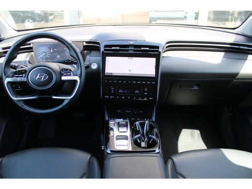 Hyundai Tucson 1.6 T-GDI PHEV Premium 4WD | 100% dealeronderhouden | 1e eigenaar !! | Achterbank verwarmd ActivLease financial lease