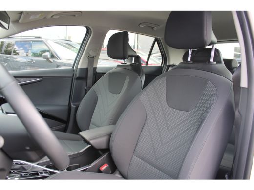 Kia Niro 1.6 GDi PHEV DynamicLine | Stoelverwarming voor | Adaptieve Cruise Control | | Achteruitrijcamera... ActivLease financial lease