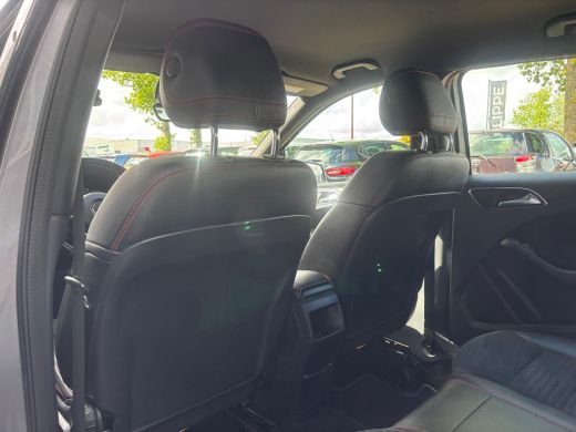 Mercedes-Benz B-Klasse 180 Business Solution AMG AMG-Pakket ActivLease financial lease