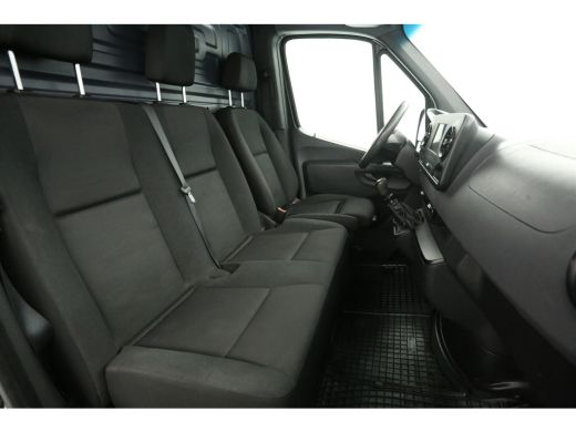 Mercedes-Benz Sprinter 314 2.2 CDI L2H2 | Airco | Camera | Cruise | 3 Zits | Trekhaak | Carplay ActivLease financial lease