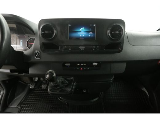 Mercedes-Benz Sprinter 314 2.2 CDI L2H2 | Airco | Camera | Cruise | 3 Zits | Trekhaak | Carplay ActivLease financial lease