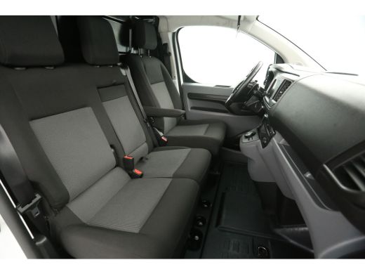 Opel Vivaro 2.0 BlueHDi 145PK L3H1 | Aut. | Airco | Camera | Cruise | Carplay | Trekhaak | 3 Zits | Parkeersens. ActivLease financial lease