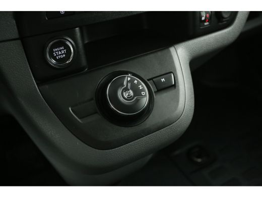 Opel Vivaro 2.0 BlueHDi 145PK L3H1 | Aut. | Airco | Camera | Cruise | Carplay | Trekhaak | 3 Zits | Parkeersens. ActivLease financial lease