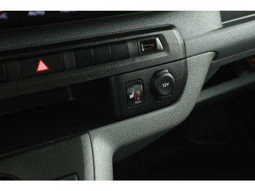 Opel Vivaro 2.0 BlueHDi 145PK L3H1 | Aut. | Airco | Camera | Cruise | Carplay | Trekhaak | 3 Zits | Parkeersens. ActivLease financial lease