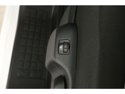 Opel Vivaro 2.0 BlueHDi 145PK L3H1 | Aut. | Airco | Camera | Cruise | Carplay | Trekhaak | 3 Zits | Parkeersens. ActivLease financial lease