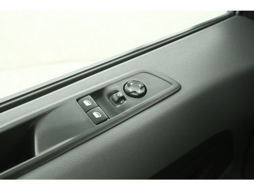 Opel Vivaro 2.0 BlueHDi 145PK L3H1 | Aut. | Airco | Camera | Cruise | Carplay | Trekhaak | 3 Zits | Parkeersens. ActivLease financial lease