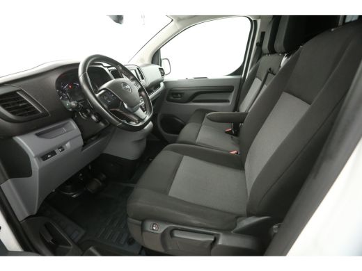 Opel Vivaro 2.0 BlueHDi 145PK L3H1 | Aut. | Airco | Camera | Cruise | Carplay | Trekhaak | 3 Zits | Parkeersens. ActivLease financial lease