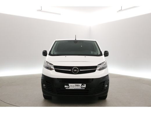 Opel Vivaro 2.0 BlueHDi 145PK L3H1 | Aut. | Airco | Camera | Cruise | Carplay | Trekhaak | 3 Zits | Parkeersens. ActivLease financial lease