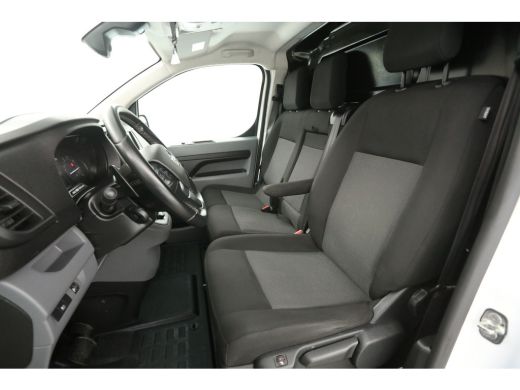 Opel Vivaro 2.0 BlueHDi 145PK L3H1 | Aut. | Airco | Camera | Cruise | Carplay | Trekhaak | 3 Zits | Parkeersens. ActivLease financial lease