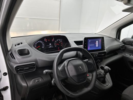 Peugeot Partner 1.2 Benzine 111PK Euro6 Premium / Airco / Navigatie / Cruise-ctr. / Schuifdeur + Raam / Radio mul... ActivLease financial lease