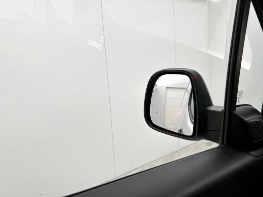 Peugeot Partner 1.2 Benzine 111PK Euro6 Premium / Airco / Navigatie / Cruise-ctr. / Schuifdeur + Raam / Radio mul... ActivLease financial lease